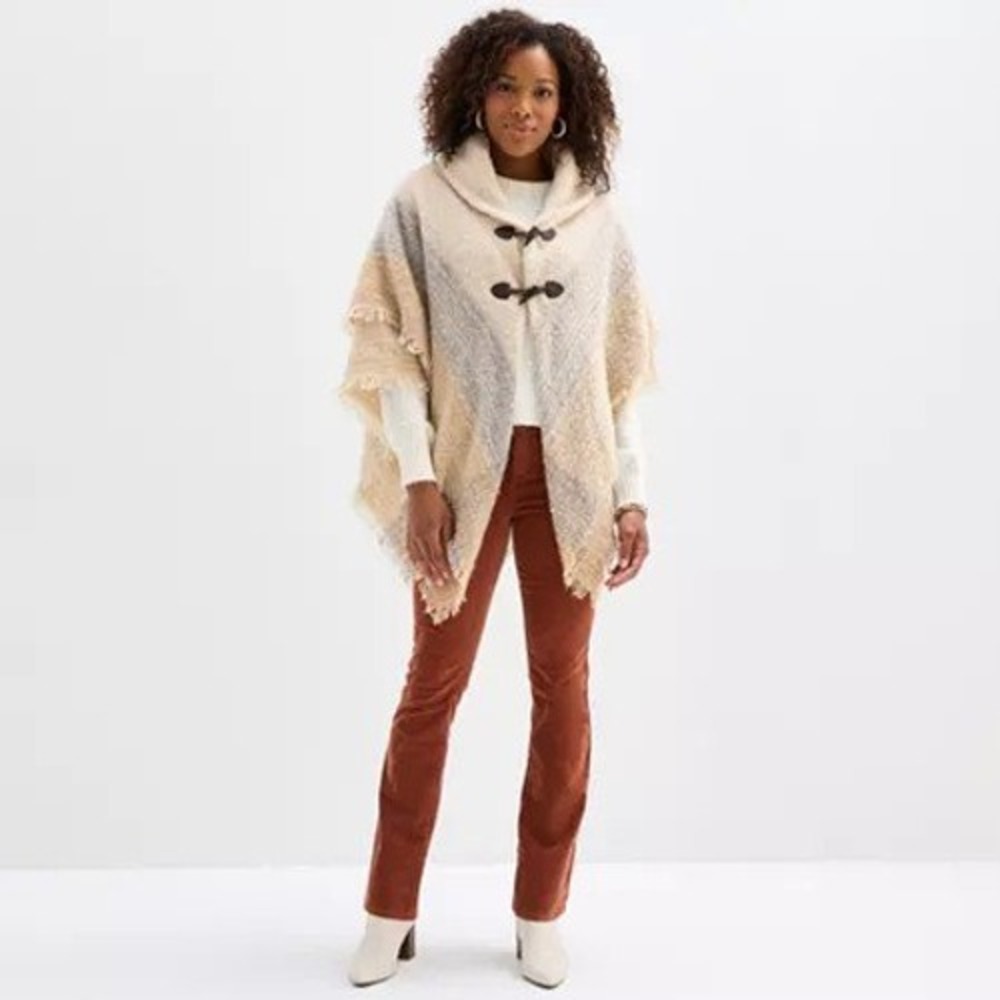 MSRP $54 St. John's Bay Shawl Wrap Womens One Size Oat Grey Fringe Toggle Poncho